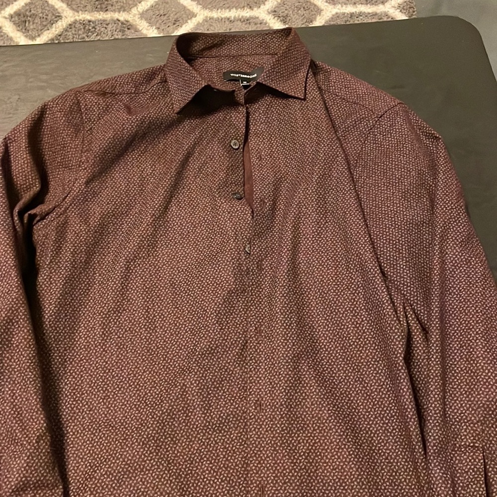 Extremely comfortable button down - M